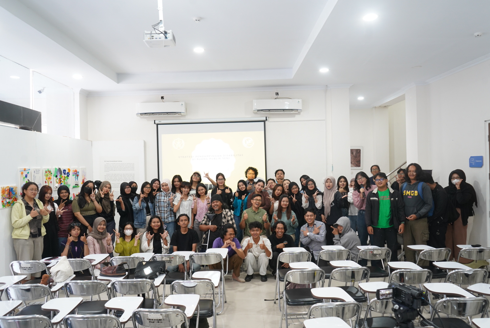 foto bersama kelola art talk #36 